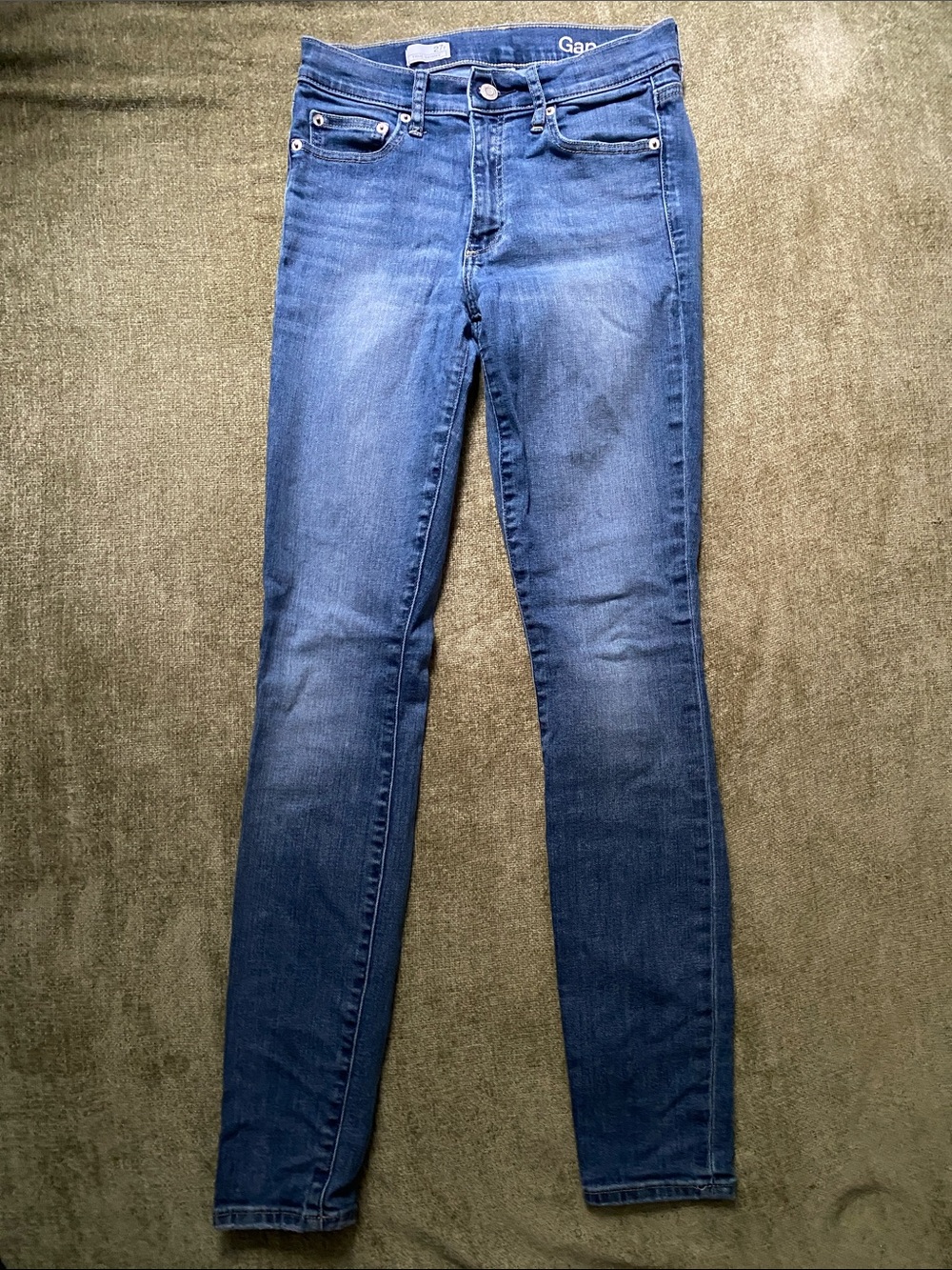 GAP Skinny Jeans in Medium Blue Wash